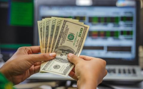 Як ФОПу з України оформити співпрацю з контрагентом за кордоном та отримання грошей у валюті