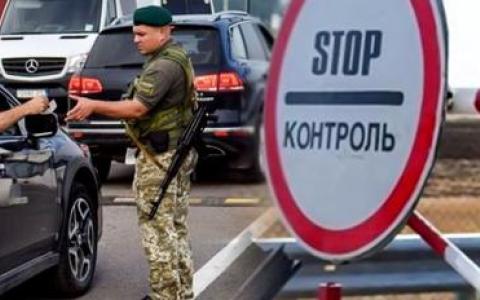 В'язниця за порушення термінів перебування за кордоном та незаконний виїзд: коментар адвоката