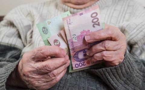 Коли пенсіонери отримають гроші за рішеннями судів?