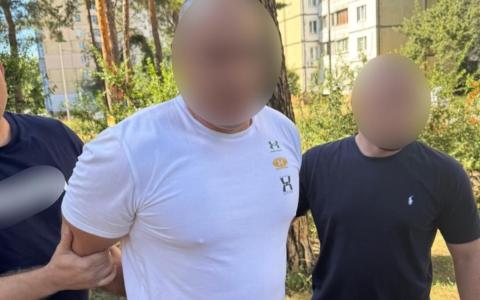 У Києві затримали сина кримінального авторитета з Дніпра, який замовив вбивство свідка та намагався дати $1 млн хабаря