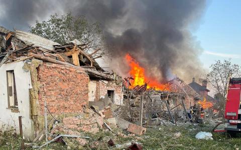 458 дронів різних типів та понад 40 крилатих і балістичних ракет рф застосувала проти України, частина дронів залетіли в Польщу