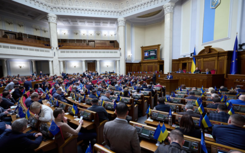Продовження воєнного стану та мобілізації, збільшення видатків на оборону: за що проголосувала Верховна Рада