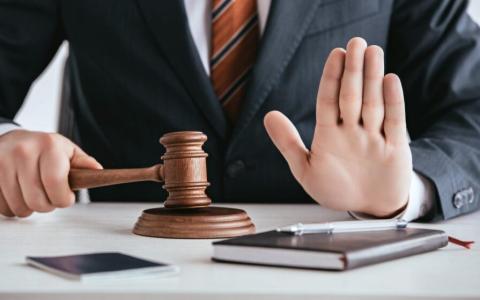 Зупинення провадження у справі через перебування сторони у складі Збройних Сил України: позиція ВП ВС