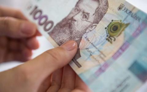 З 15 листопада по 24 грудня українці можуть подати заявку на отримання 1000 грн у рамках програми "Зимова підтримка"