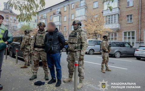 «Працевлаштовували» на керівні посади в Офісі Президента, прикриваючись прізвищем Єрмак: затримано групу шахраїв