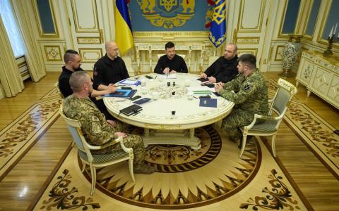 Нові контракти в ЗСУ запрацюють на початку 2026 року: Денис Шмигаль обговорив деталі з Зеленським