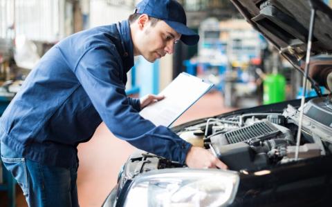 У Кабміні планують повернути обов'язковий техогляд для всіх авто
