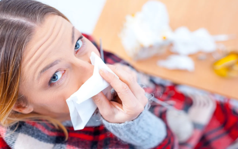 Чи можна використовувати контактні лінзи під час ГРВІ: пояснення