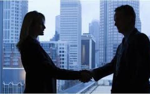 Особливості придбання або реалізації майна одним із подружжя