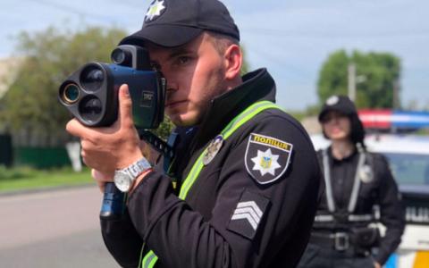 До уваги водіїв! На українських дорогах з'явиться більше поліції з TruCAM (список місць розташування)