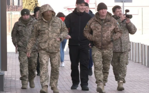 Працівники ТЦК не мають права затримувати громадян і доправляти їх до центрів комплектування, - апеляційний суд