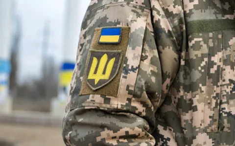 Одноразова матеріальна допомога військовим, які опинилися у складних життєвих обставинах: хто може отримати?