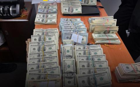 Детективи НАБУ провели обшуки на митному пості «Луцьк» Волинської митниці: вилучено понад $850 тисяч