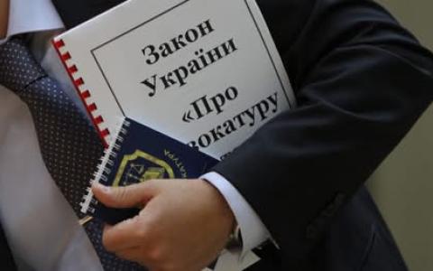 Що робити, якщо не відповідають на адвокатський запит: стратегія захисту професійних прав