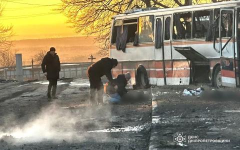 Атака дронами по автобусу на Дніпропетровщині: загинули 12 людей, семеро осіб отримали поранення