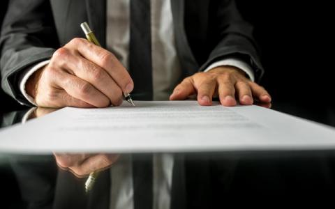 Звернення громадян до органів влади: форми та умови звернень, строки розгляду і порядок оскарження відмов