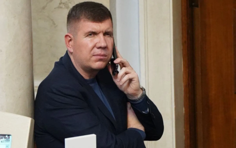 СБУ та НАБУ викрили нардепа від «Слуги народу» Анатолія Гунька на оборудках із землею Національної академії аграрних наук на 30 млн грн