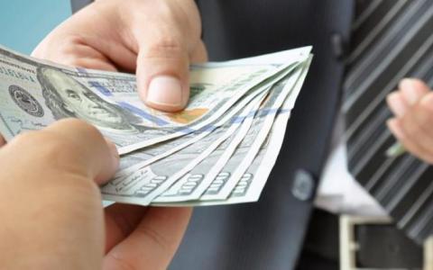 Як правильно дати гроші в борг, що б потім їх повернути: юридичні нюанси та корисні поради