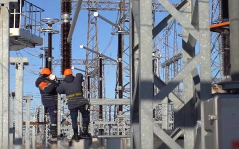 Стартувала подача заявок на доплату 20 тис грн для працівників аварійно-відновлювальних бригад, які ліквідовують наслідки російських обстрілів