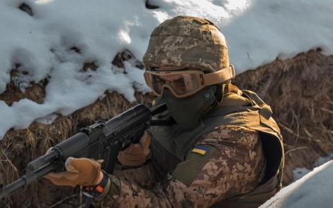 Контракт для добровольців 60+: Міноборони пояснює ключові зміни у проходженні військової служби