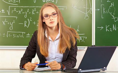 Стартував пілотний проект «Гроші ходять за вчителем»: як подати заявку через платформу «Вектор»