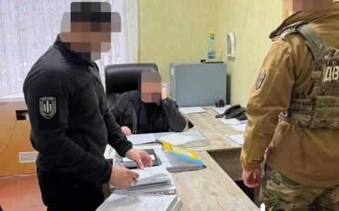 Начальник ТЦК на Полтавщині бронював чоловіків «на папері»: ДБР повідомило йому про підозру