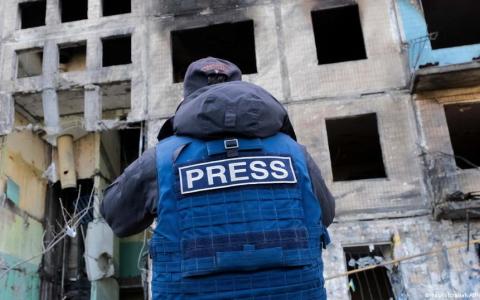 Росія скоїла 901 злочин проти медіа та журналістів в Україні за чотири роки та місяць великої війни