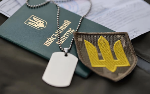 Які відомості зобов'язана надати військова частина родині зниклого або загиблого військовослужбовця 