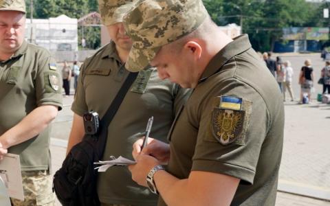 Як розмовляти з ТЦК та швидко пройти перевірку: алгоритм дій від юриста