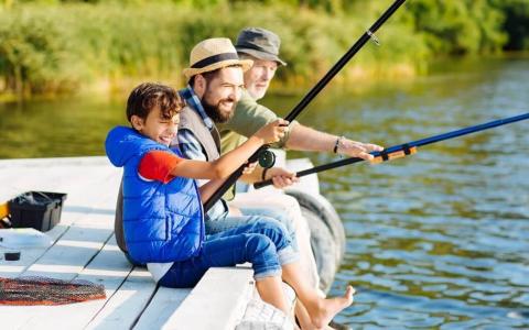 Правила риболовлі в Україні: де можна рибалити безкоштовно, коли нерестова заборона та як уникнути штрафів