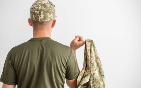 Особливості звільнення з військової служби у зв'язку з доглядом/постійним доглядом за дружиною (чоловіком)