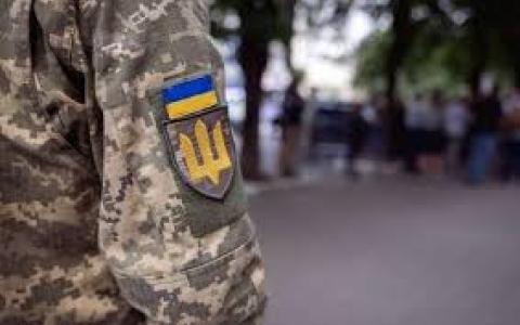 До приміщення Яворівського РТЦК на Львівщині увірвалося троє осіб, які здійснили спробу нападу на військовослужбовців