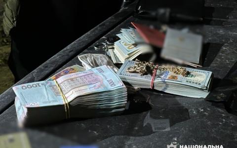 Продавали бронь та виїзд за кордон: pатримано учасників схеми на чолі з кримінальним авторитетом