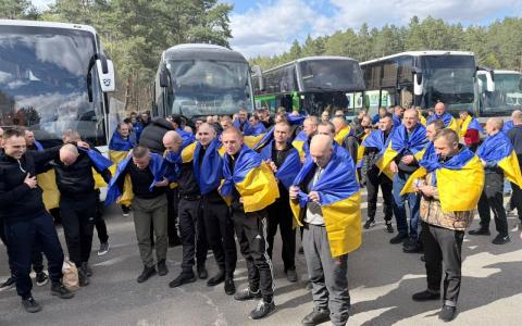 Продовження Великоднього обміну: Україна повернула з російської неволі 193 Захисників