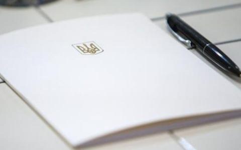 Базова соцдопомога, вшанування загиблих захисників України та потреби населення у перевезеннях в умовах воєнного стану: рекомендовано законопроект