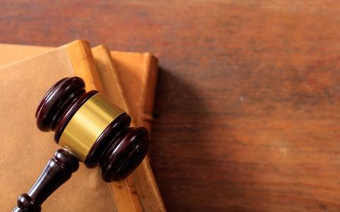 Позивач має довести сукупність фактичних даних, які підтверджують дискримінаційне поводження з ним