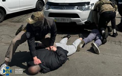 Під прикриттям благодійних фондів «заробляли» на ухилянтах: СБУ викрила ділків