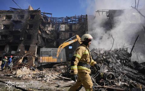 Російський удар ракетами та безпілотниками по Києву: Міністр МВС Клименко розповів про наслідки жахливої ночі