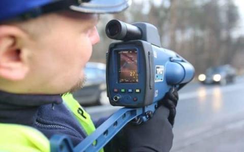 Суд поставив крапку: прилад вимірювання швидкості TruCAM не можна тримати в руках
