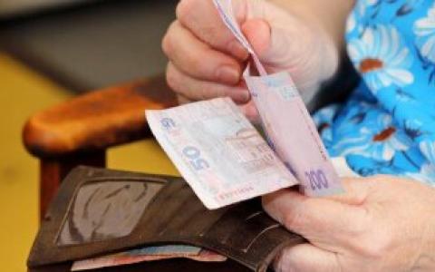 Важлива новина для пенсіонерів: Постанову КМУ №821, якою ПФУ обмежував або відтерміновував виплати за рішеннями судів, скасовано
