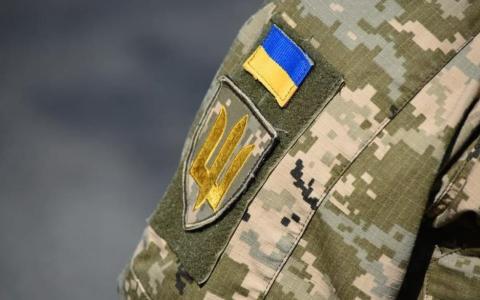 Апеляційний суд скасував рішення про встановлення факту проживання сестри із зaгиблим братом-військoвослужбовцем