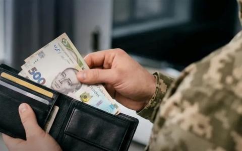 Чоловік або дружина — військовий? Як законно списати відсотки за мікропозикою