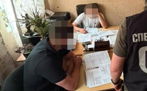 «Безоплатний» захисник за 3 тисячі доларів: ДБР викрило адвоката, який обіцяв умовний термін через зв’язки в суді