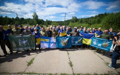 Відбувся черговий великий обмін полоненими: додому повернули 160 українських захисників
