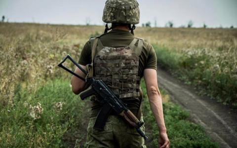 Військову частину зобов'язали звільнити зі служби чоловіка, якого мобілізували попри право на відстрочку