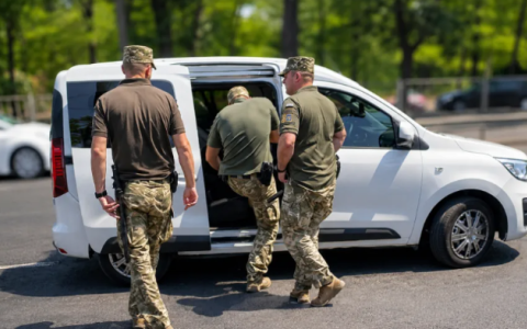Депутати в черговий раз ініціюють зміни в роботі представників ТЦК: хочуть заборонити балаклави та застосування сили