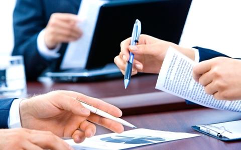 Повернення скарги у разі наявності у суду сумнівів щодо автентичності підпису заявника