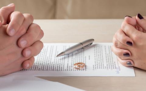 Момент припинення шлюбу в разі його розірвання