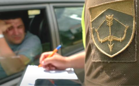 Суд обмежив особу у праві керування ТЗ після того, як поліція не змогла знайти її та доставити до ТЦК