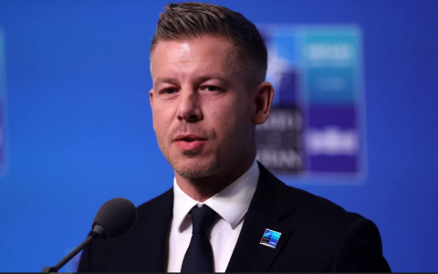 Угорщина продовжить надавати тимчасовий захист українським чоловікам призовного віку, незважаючи на нові правила ЄС, - Мадяр